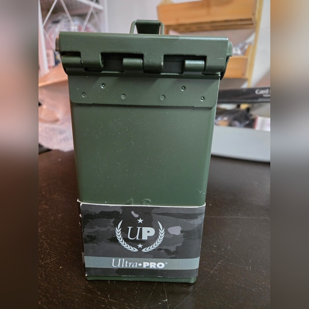 Ultra Pro W.A.R. Green Ammo Box - Picture 4 of 8